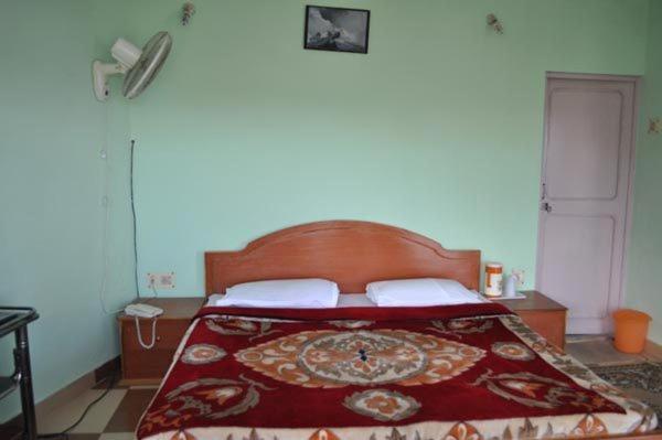 Uttarakhand Resort Kausani Exterior photo